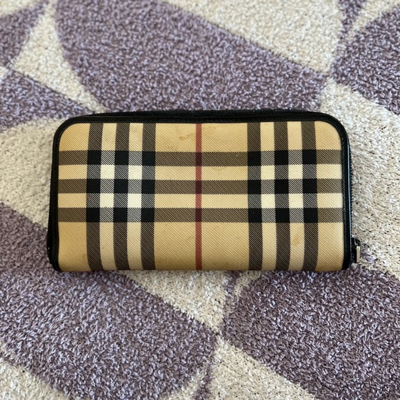 Burberry Checkered Leather Wallet - Picture 2 of 11